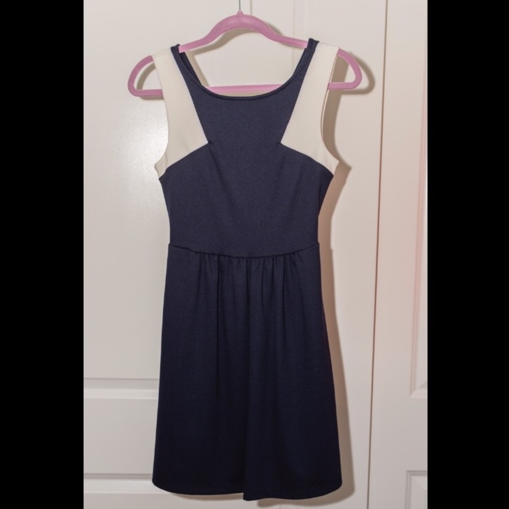 ⚓️White and navy dress!